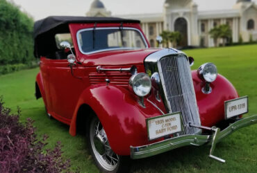 Vintage Car for Pre wedding shoots